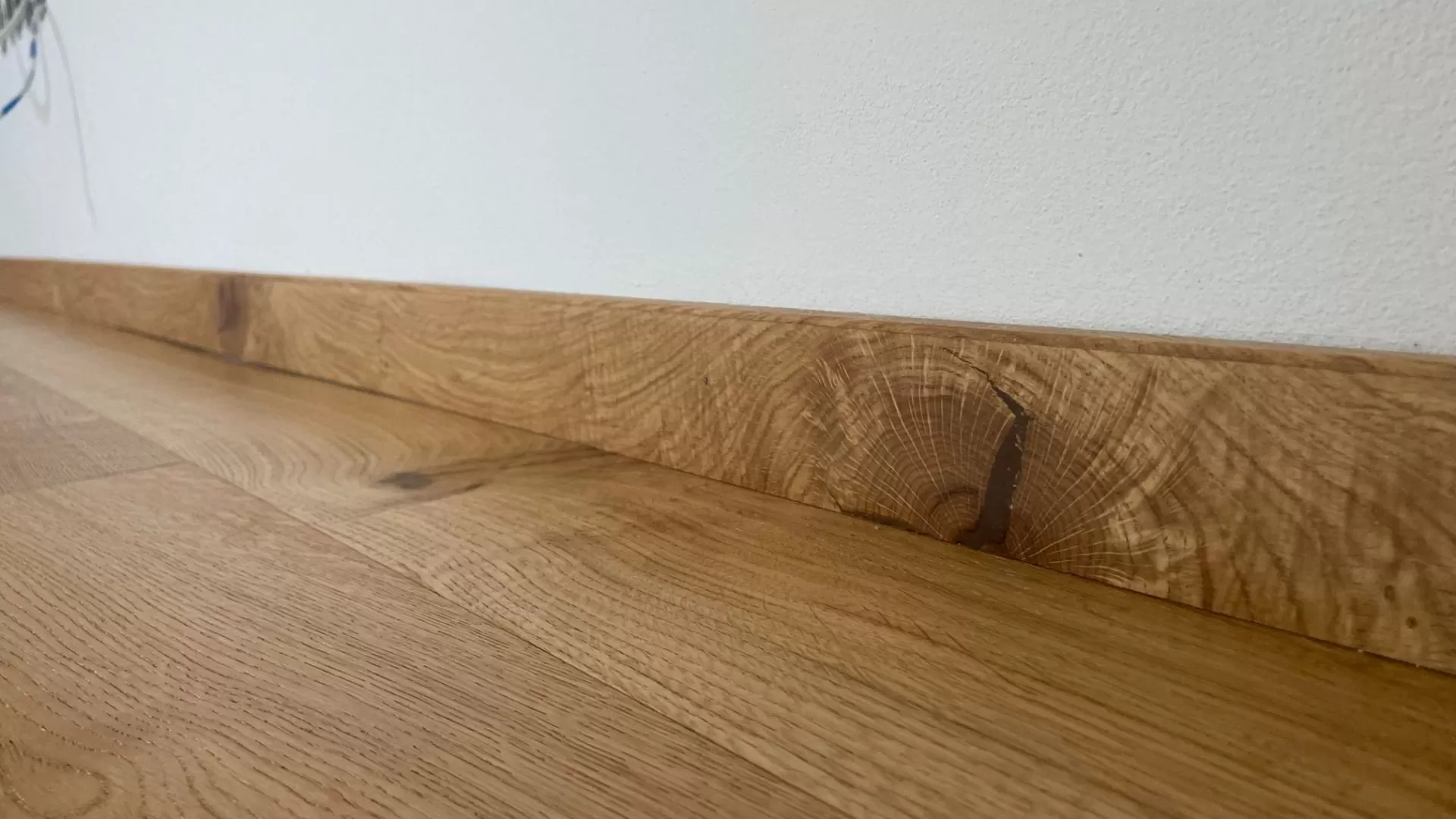 Atypická lišta - vyrobeno z podlahy