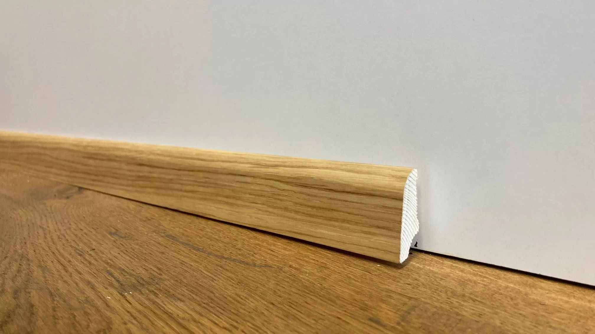 Lišta UM554 Dub výška 4 cm - olej