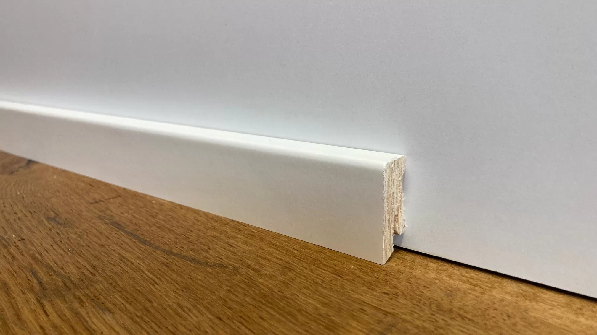 Lišta CUBE 630 výška 4 cm - RAL 9010