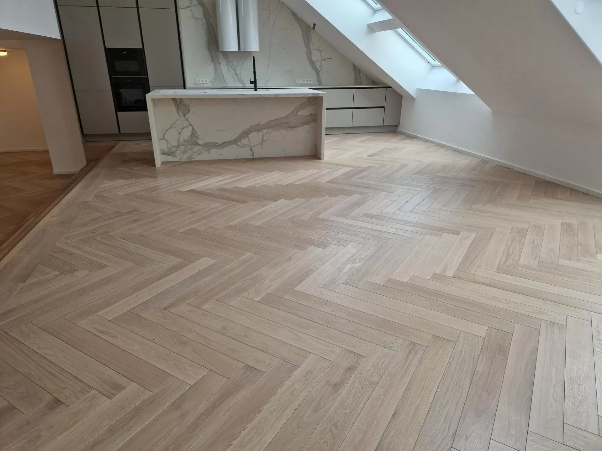 Dub Natur bílý olej - Stromeček