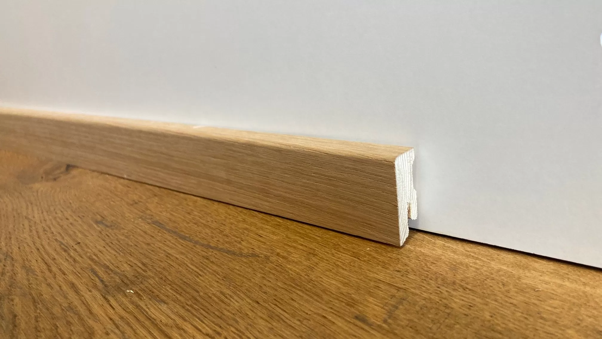 Lišta CUBE 630 Dub výška 4 cm - surová